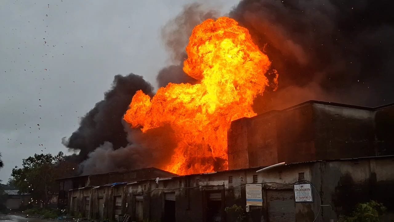 हिंदी समाचार |भिवंडी में भीषण आग : केमिकल से...