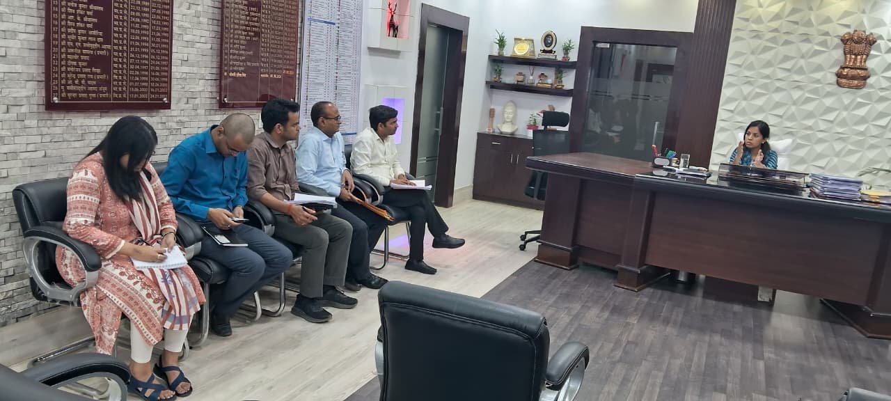 हिंदी समाचार |डीएम की अध्यक्षता में स्वीप...