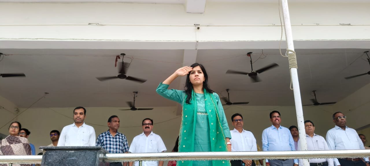 हिंदी समाचार |डीएम द्वारा फजलगंज स्टेडियम...