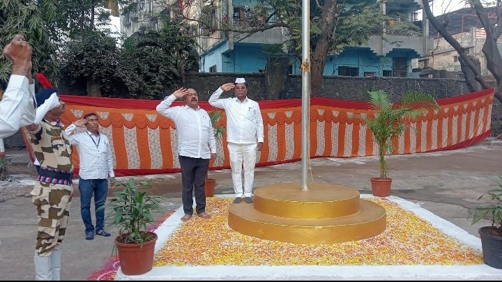 हिंदी समाचार |पूर्व नगरसेवक ने स्कूल में...