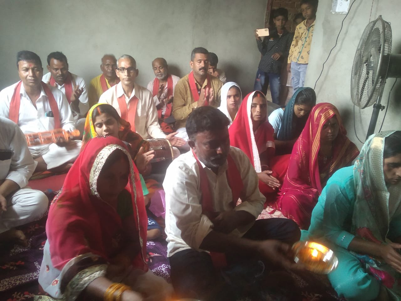 हिंदी समाचार | एक घंटा आरती क्रम सम्पन हुआ