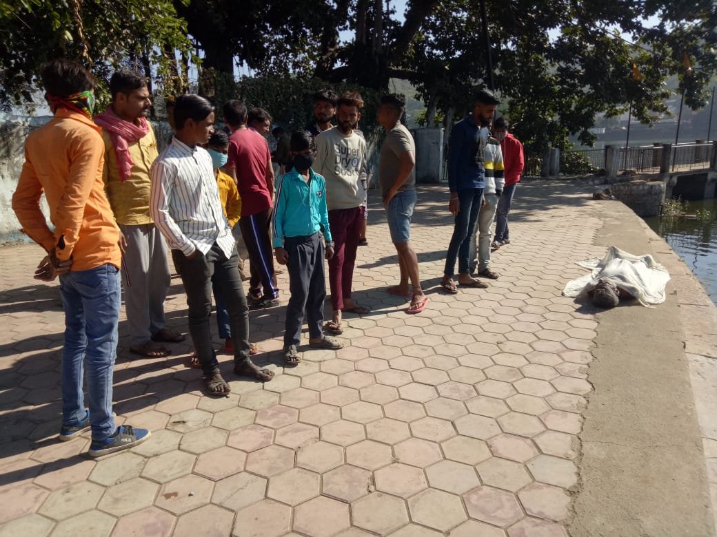 हिंदी समाचार |तालाब मे तैरती हुए मिली...
