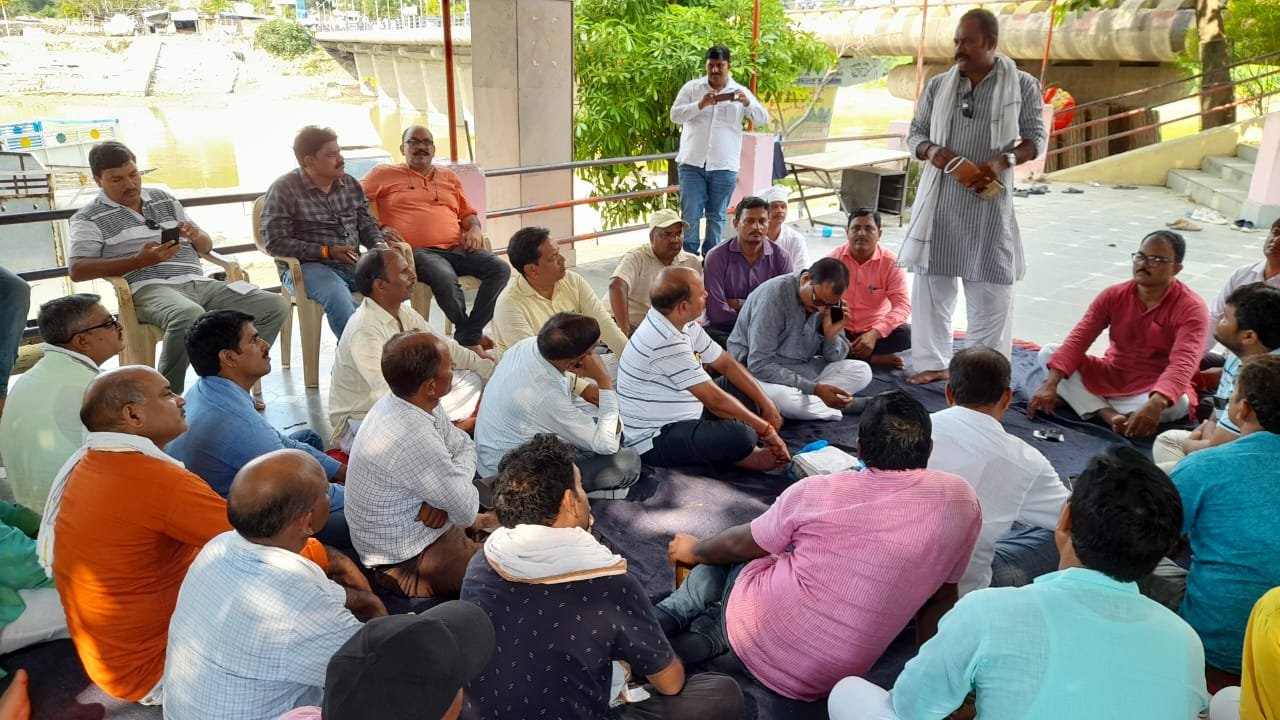 हिंदी समाचार |शिक्षक दिवस के दिन विद्यालयों...