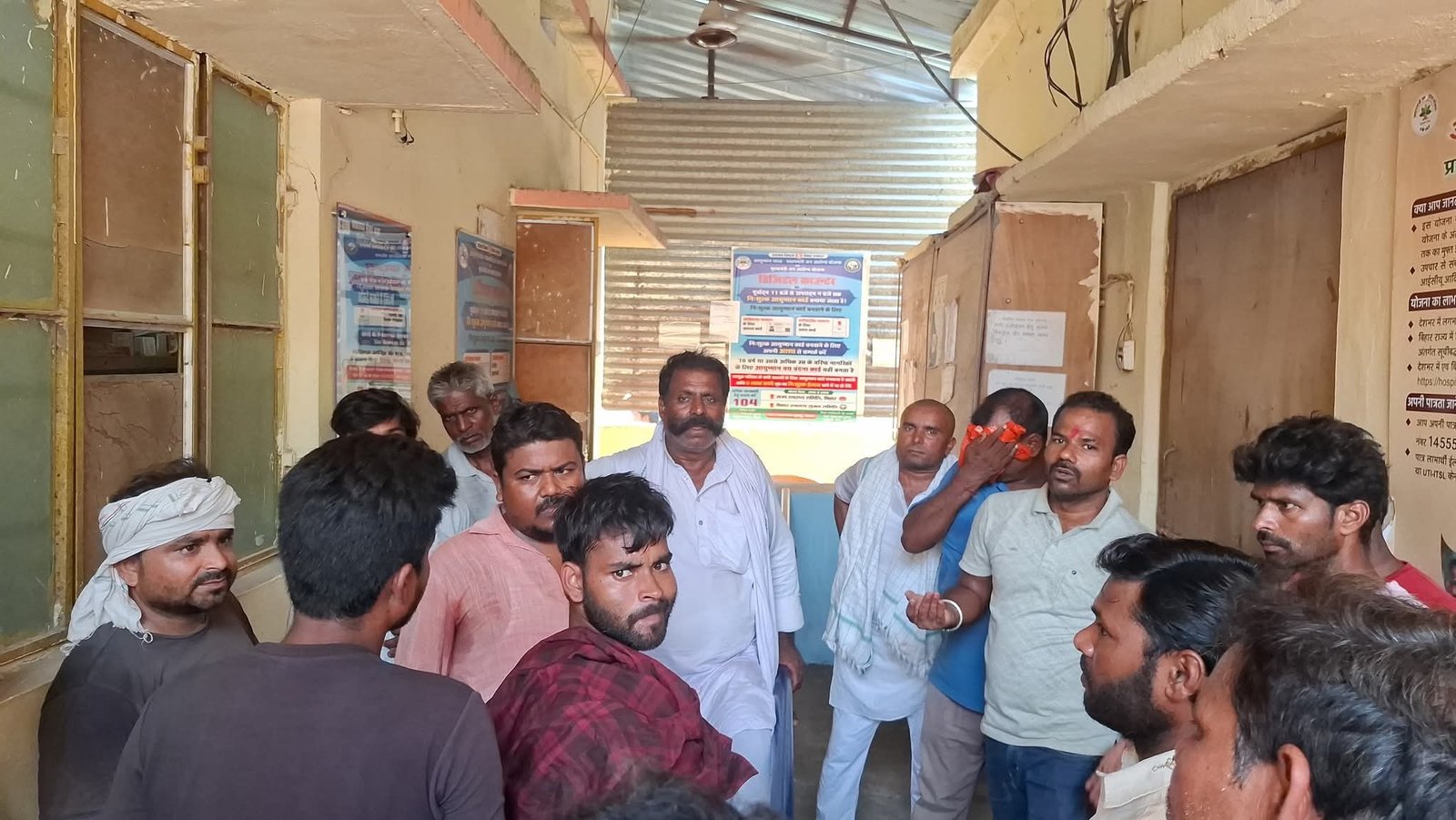 हिंदी समाचार | तरियानी में गहरे गड्ढे में...