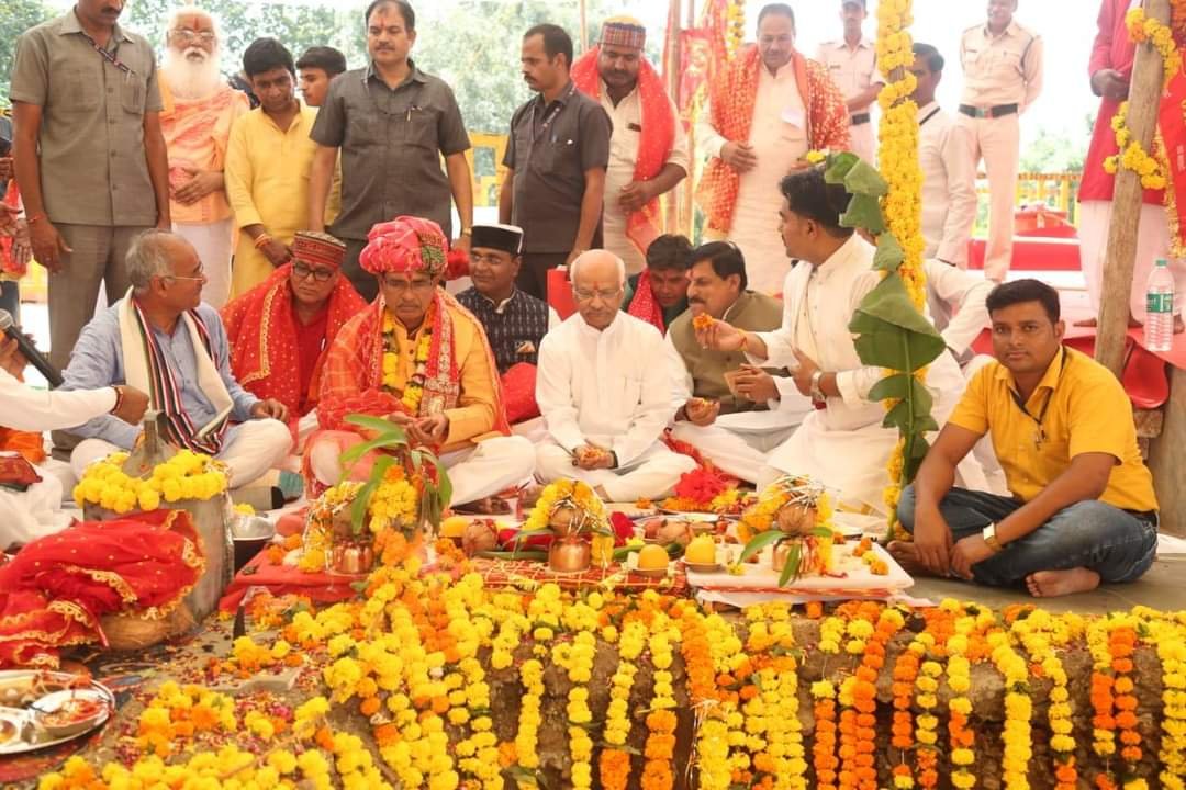 हिंदी समाचार |भैंसवामाता मंदिर परिसर में...