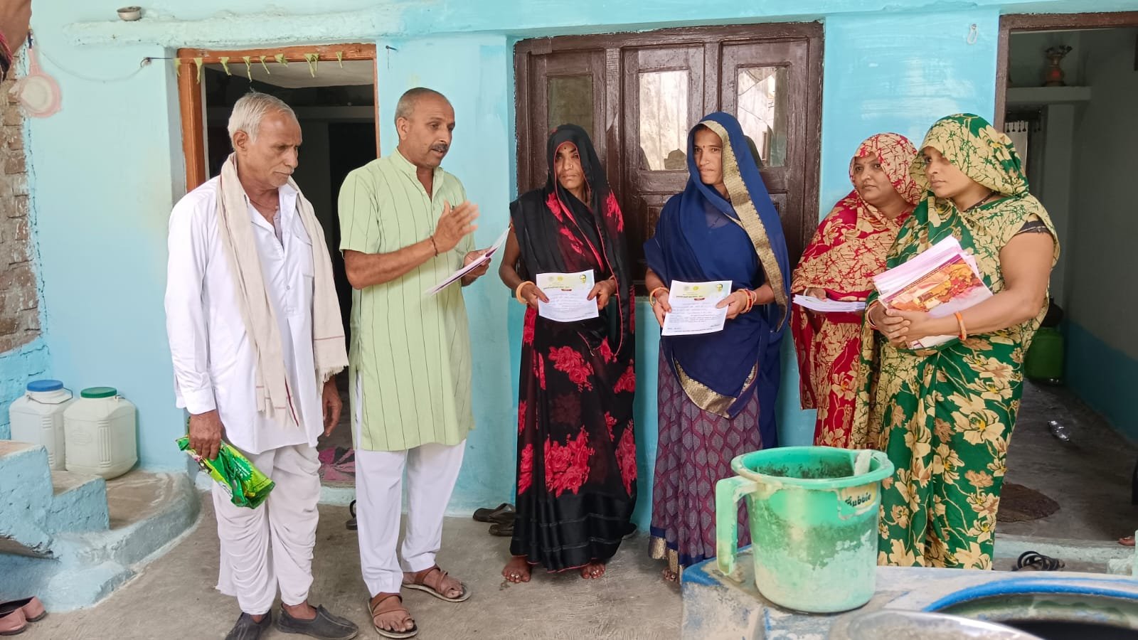 हिंदी समाचार |पार्षद की उपस्थिति में वितरित...