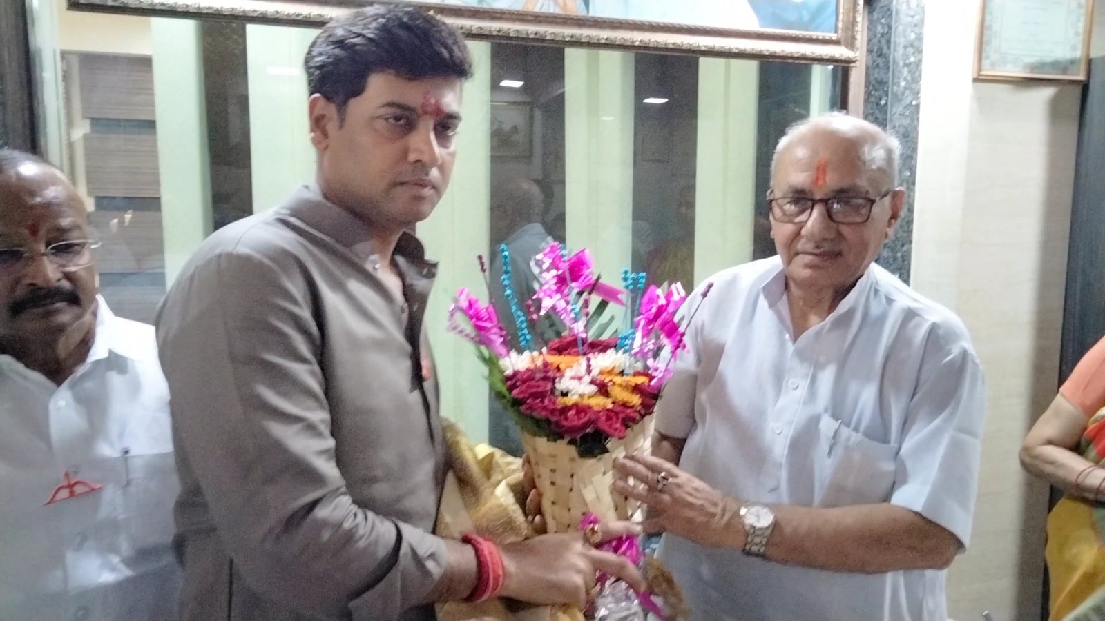 हिंदी समाचार |सांसद डॉ. श्रीकांत शिंदे ने की...