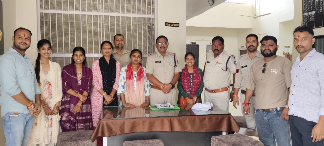 हिंदी समाचार |दुर्गा वाहिनी की बहनों ने...