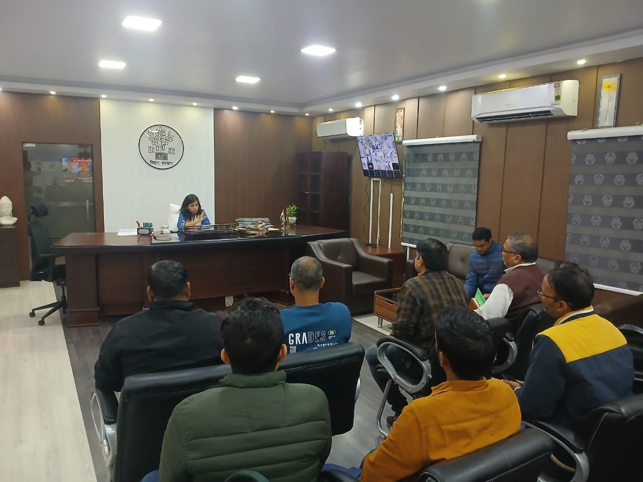 हिंदी समाचार |वियडा को लेकर डीएम ने की बैठक