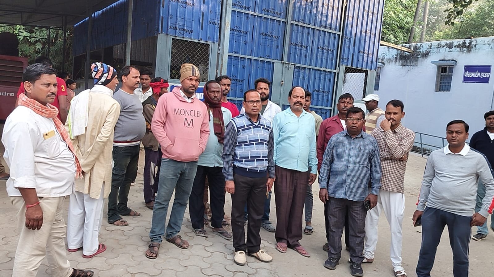 हिंदी समाचार |चैनपुर में तेज रफ्तार पिकअप...