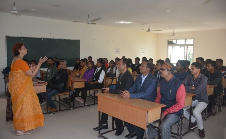 हिंदी समाचार |अध्ययन के बिना नहीं मिलती कोई...