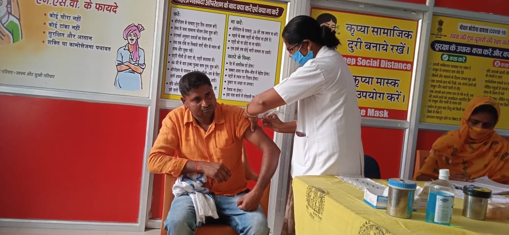 हिंदी समाचार |कोरोना वैक्सीन लगाने में...