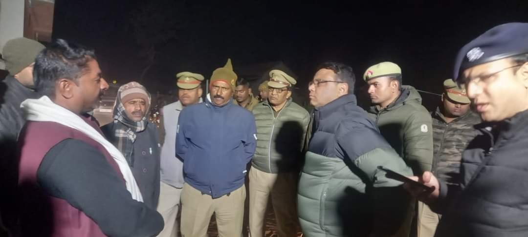 हिंदी समाचार |मारपीट के साथ हुई तलवारबाजी...
