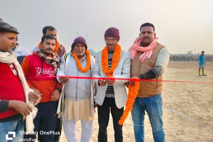हिंदी समाचार |फुटबॉल मैच में कारिराम दो गोल...
