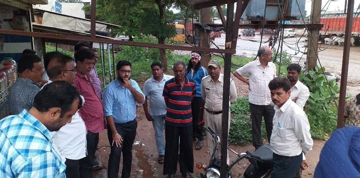 हिंदी समाचार |जनसहयोग से बहुत जल्द सड़क के...