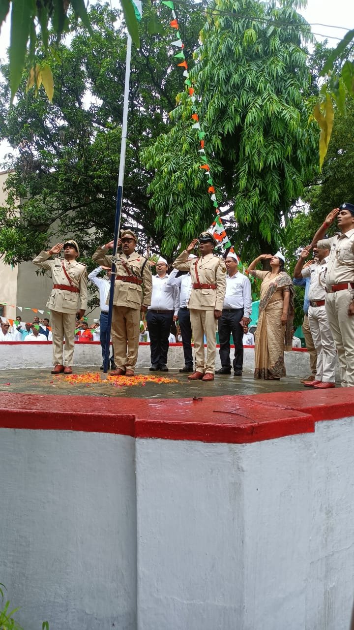हिंदी समाचार |चकाई प्रखण्ड परिसर में...