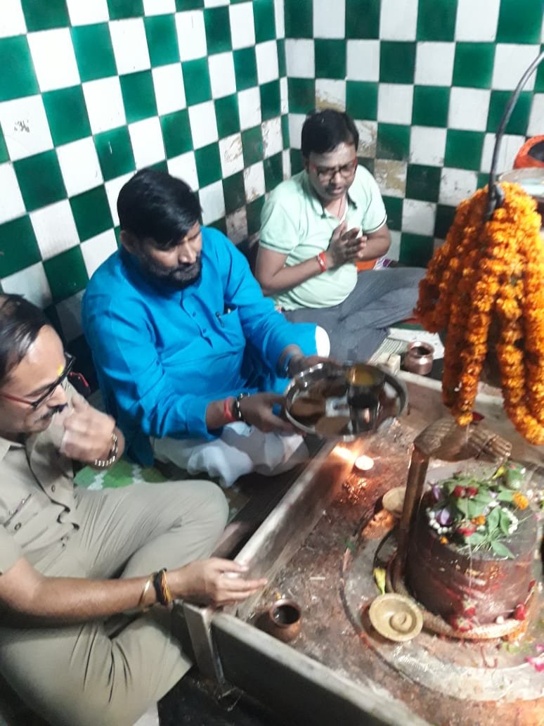 हिंदी समाचार |बाबा बड़े शिव पर एडिशनल एसपी और...