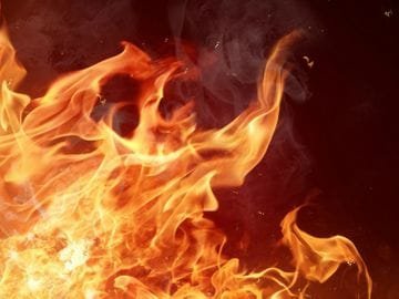 हिंदी समाचार |ठक्कर शॉपिंग कॉम्प्लेक्स के...