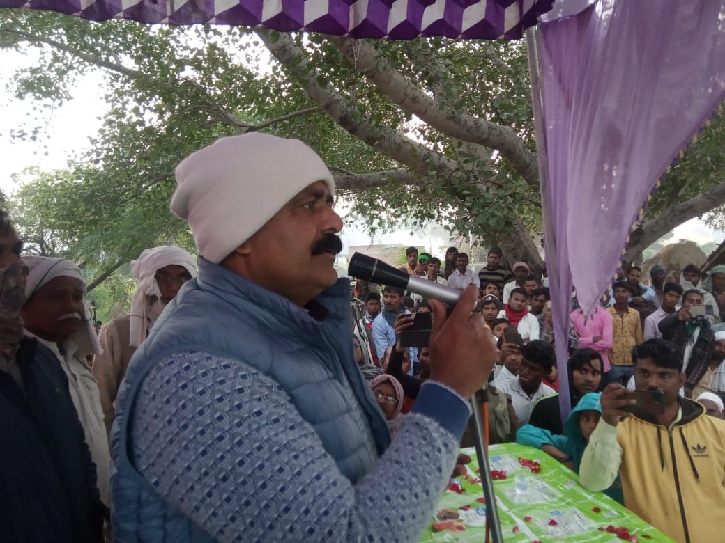 हिंदी समाचार |मंत्री का ग्रामीणों ने किया...
