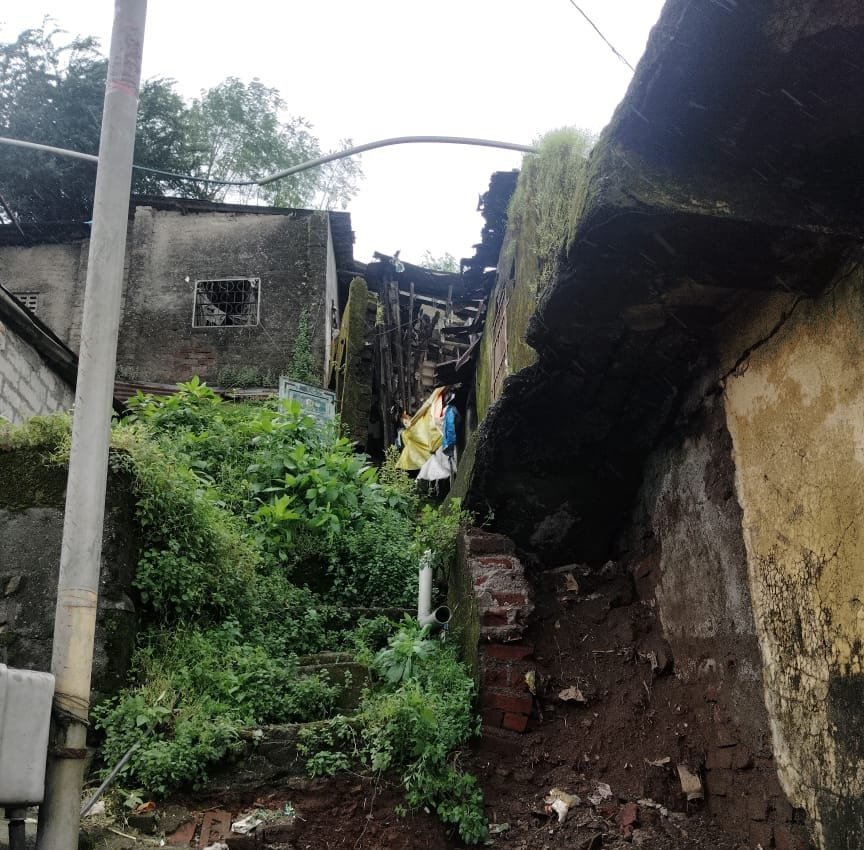 हिंदी समाचार |नेहरू नगर में पहाड़ी पर मकान...