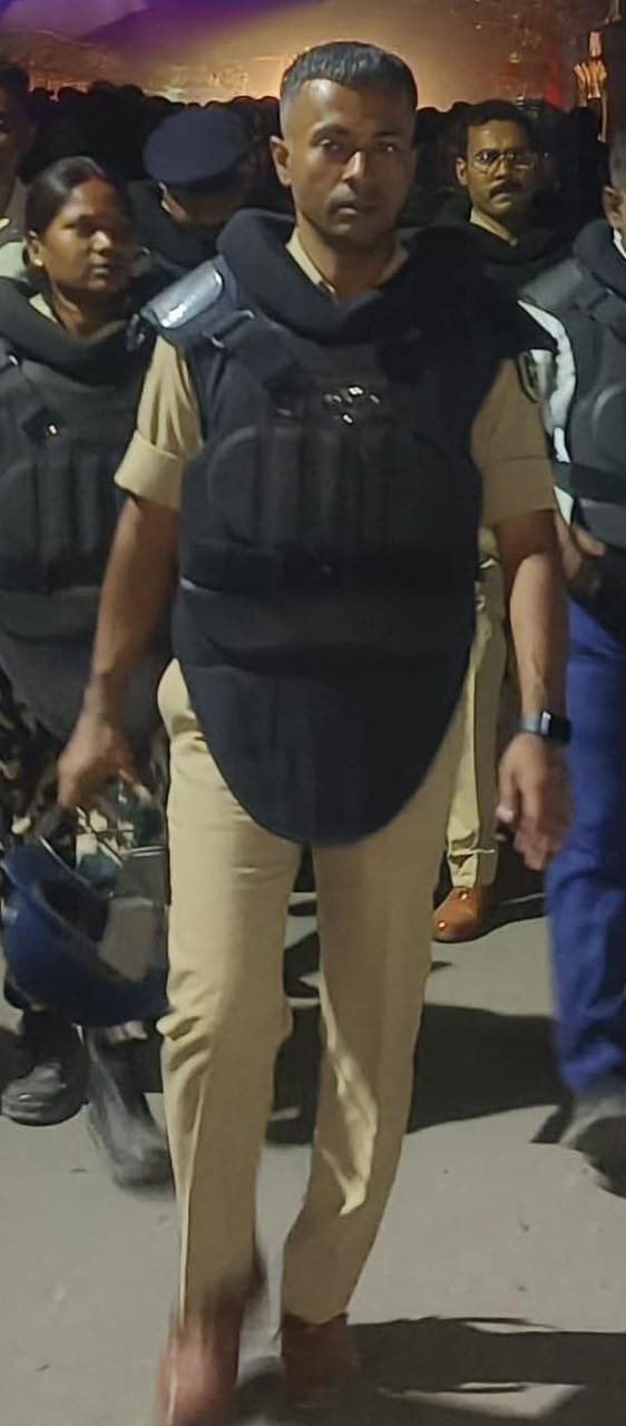 हिंदी समाचार |पुलिस पर पथराव एवं लाठी डंडे...