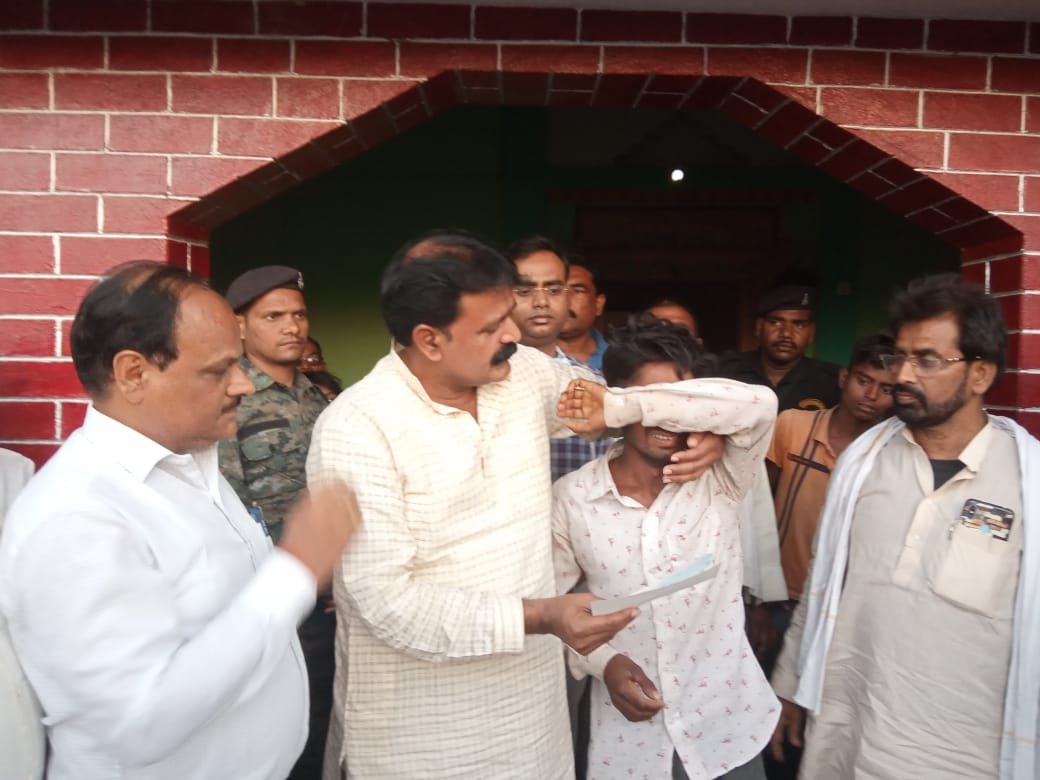 हिंदी समाचार |12 लाख रुपये की सहायता राशि...