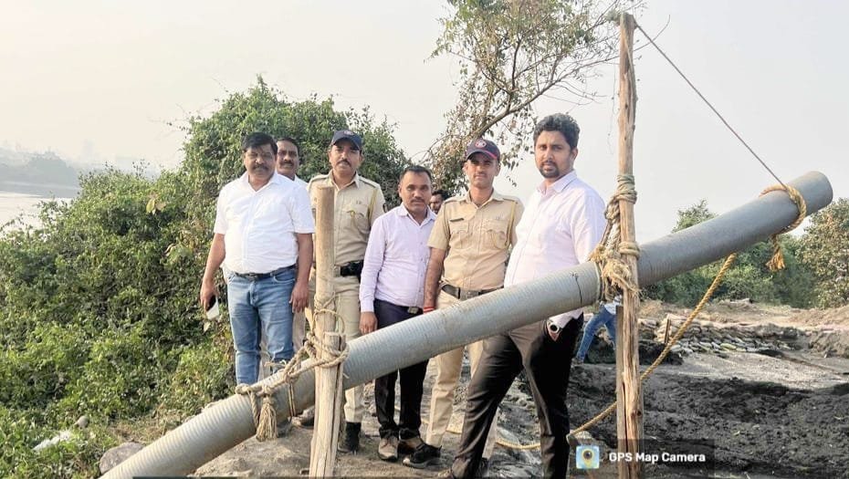 हिंदी समाचार | काल्हेर खाड़ी में अवैध रेती...