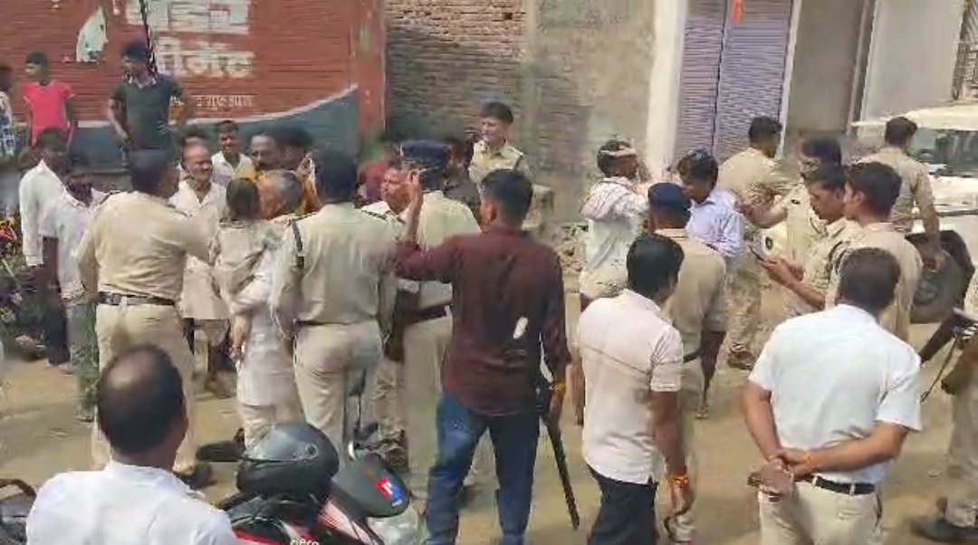 हिंदी समाचार |राजगढ़ के गागोरनी में रास्ते...