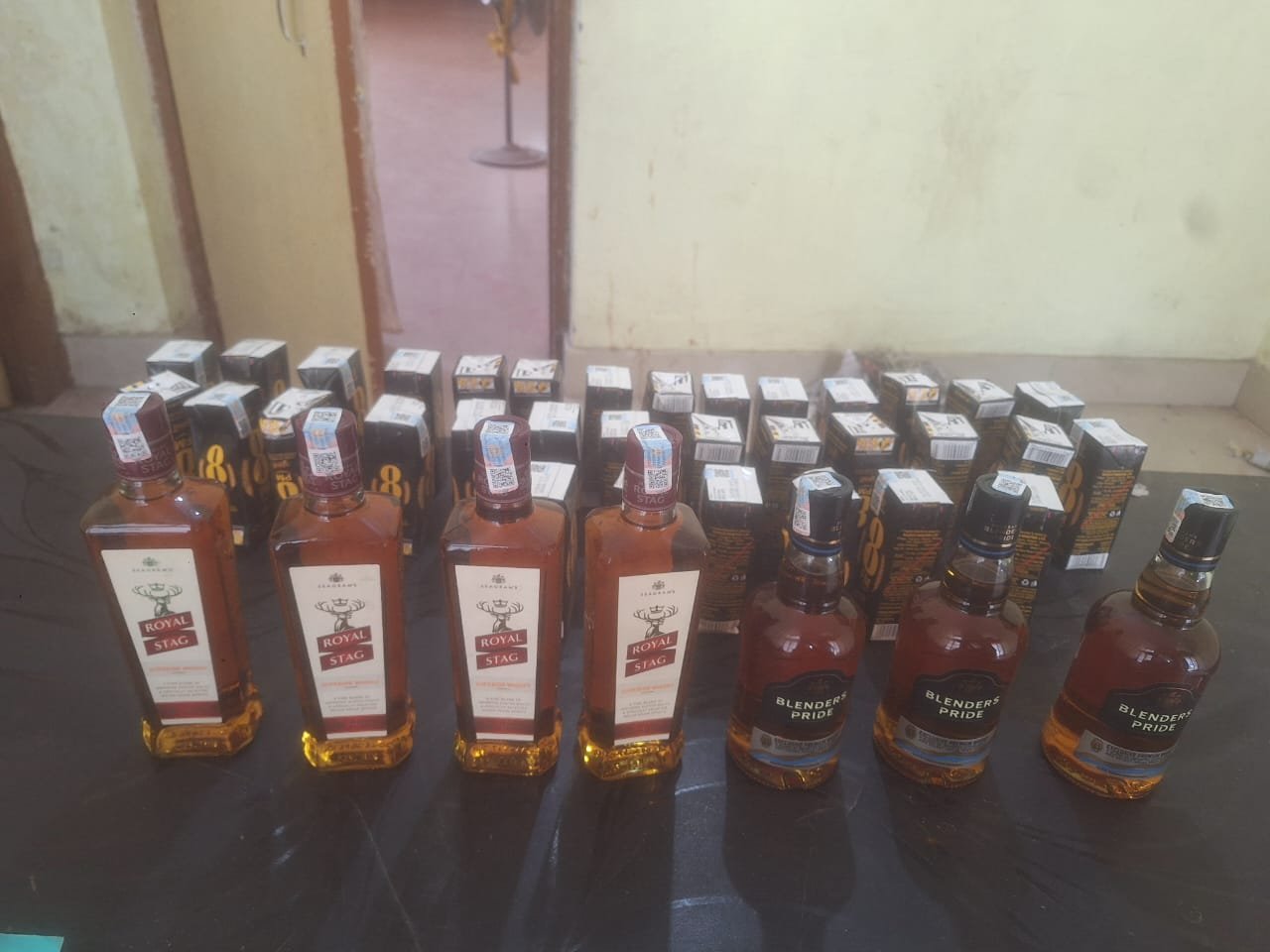 हिंदी समाचार |अंग्रेजी शराब बरामद