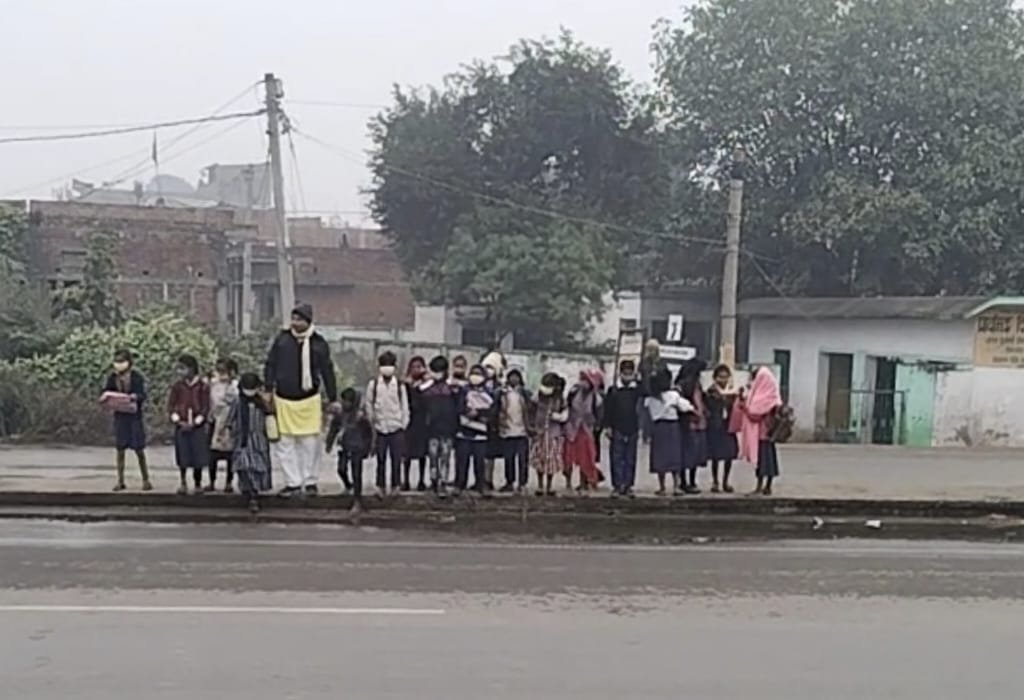 हिंदी समाचार |बूंदाबादी कड़ाके के ठंड से...