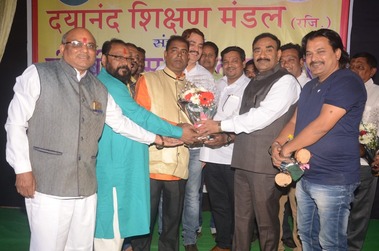 हिंदी समाचार |डीबीएस इंग्लिश स्कूल का...