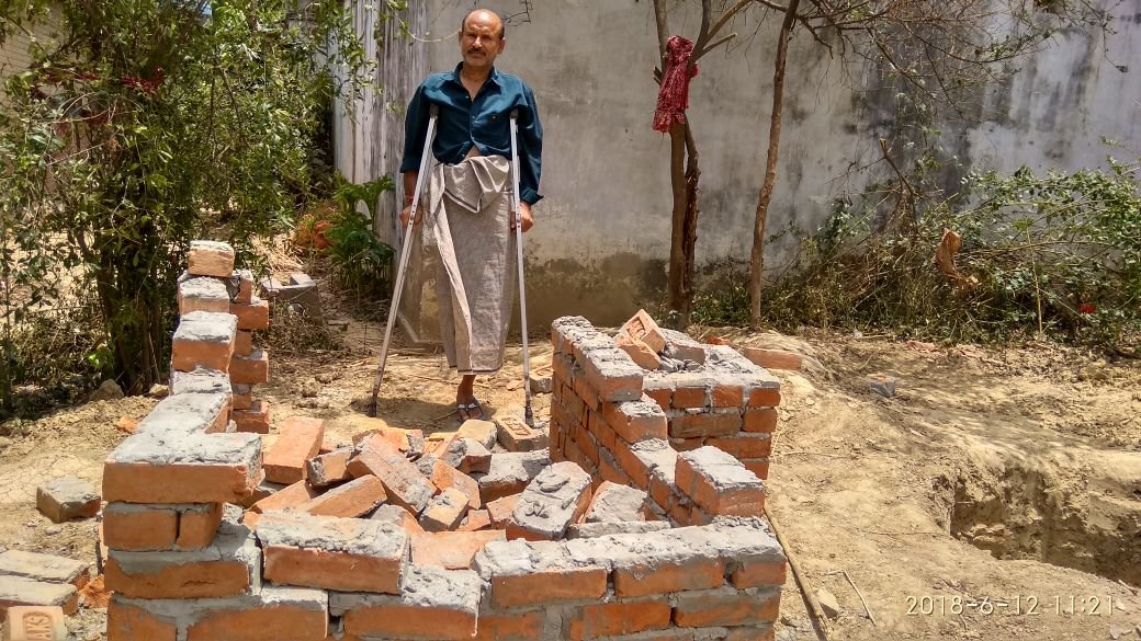 हिंदी समाचार |शौचालय निर्माण को लेकर विवाद