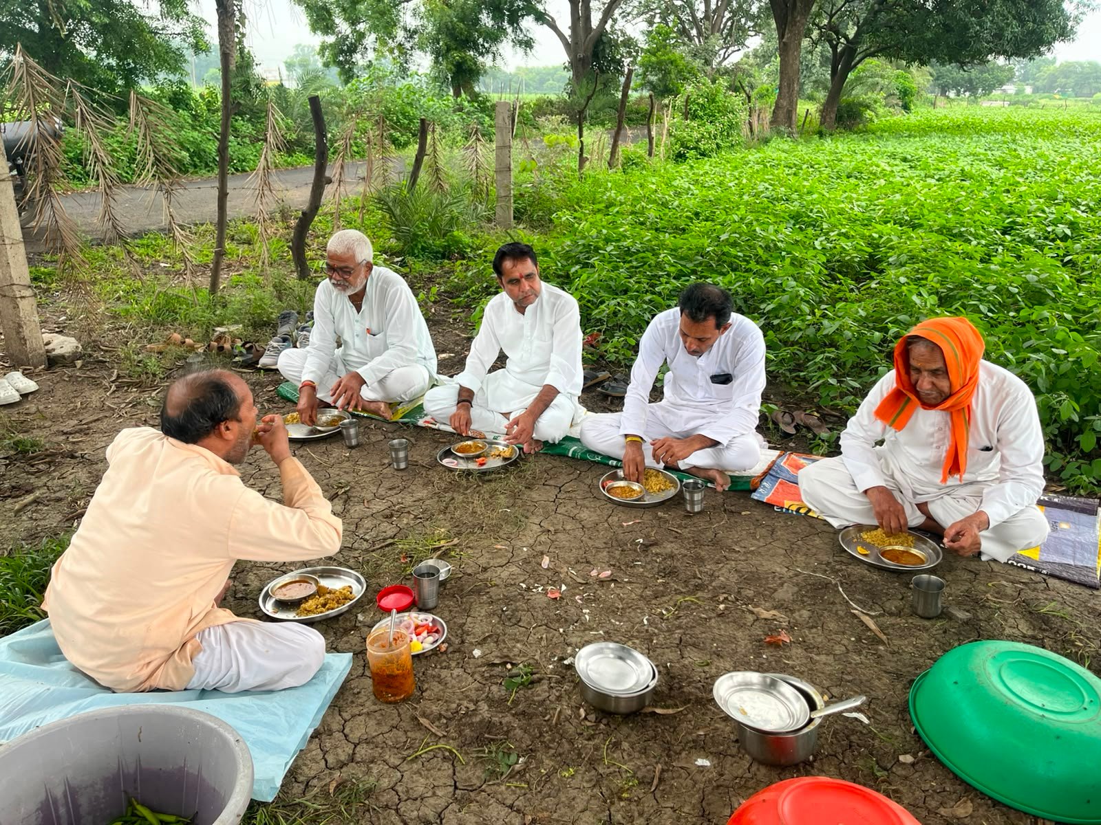 हिंदी समाचार | इंद देवता को मनाने नगर से बाहर...