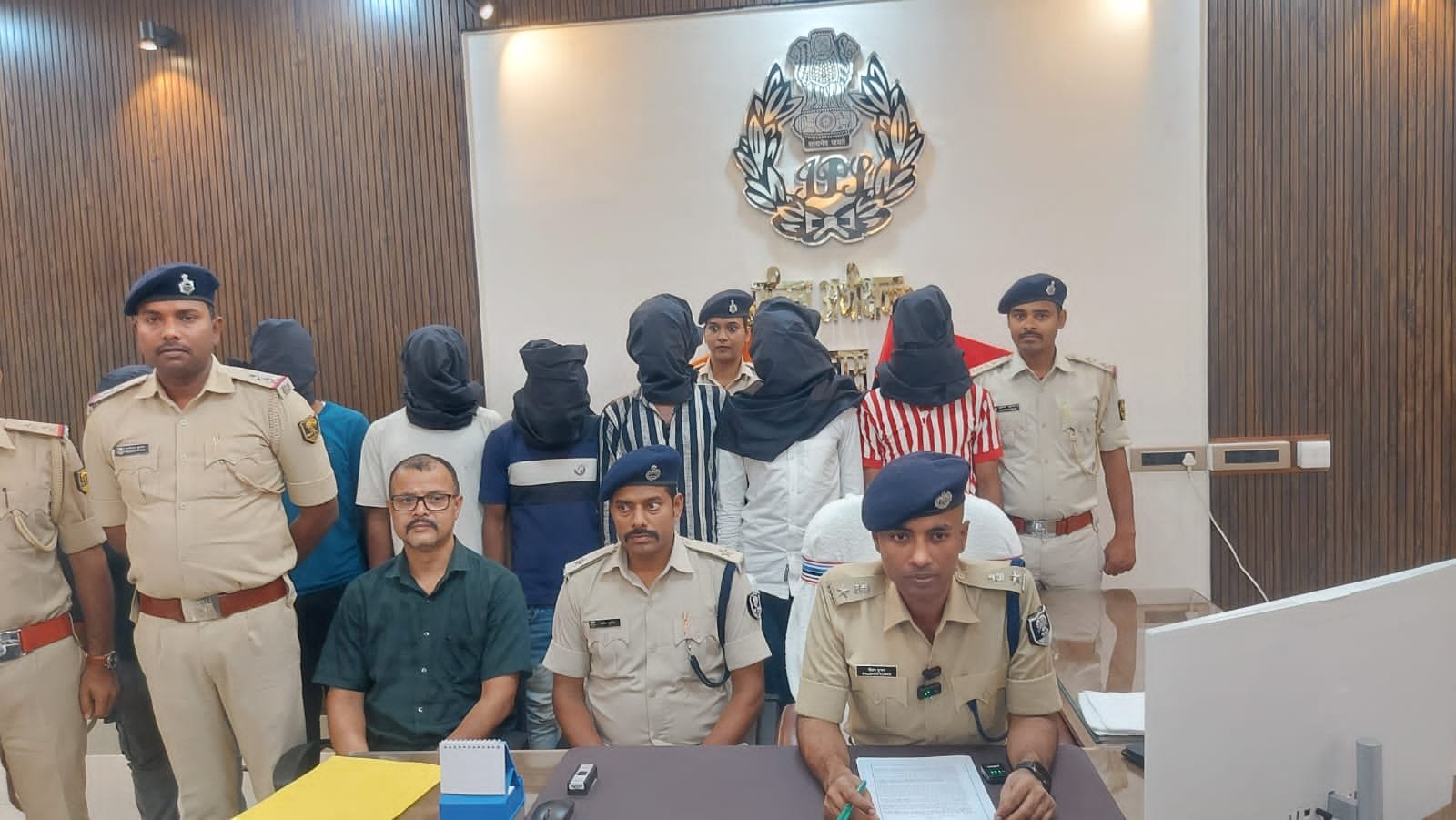 हिंदी समाचार |अंतर जिला वाहन लूट में 7...