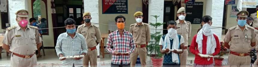 हिंदी समाचार |मुठभेड़ में चार शातिर अपराधी...