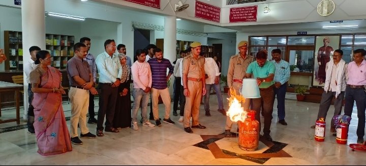 हिंदी समाचार |पूर्वांचल विश्वविद्यालय में...
