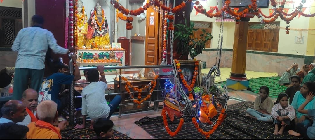 हिंदी समाचार |श्री राधा कृष्ण मंदिर में चल...