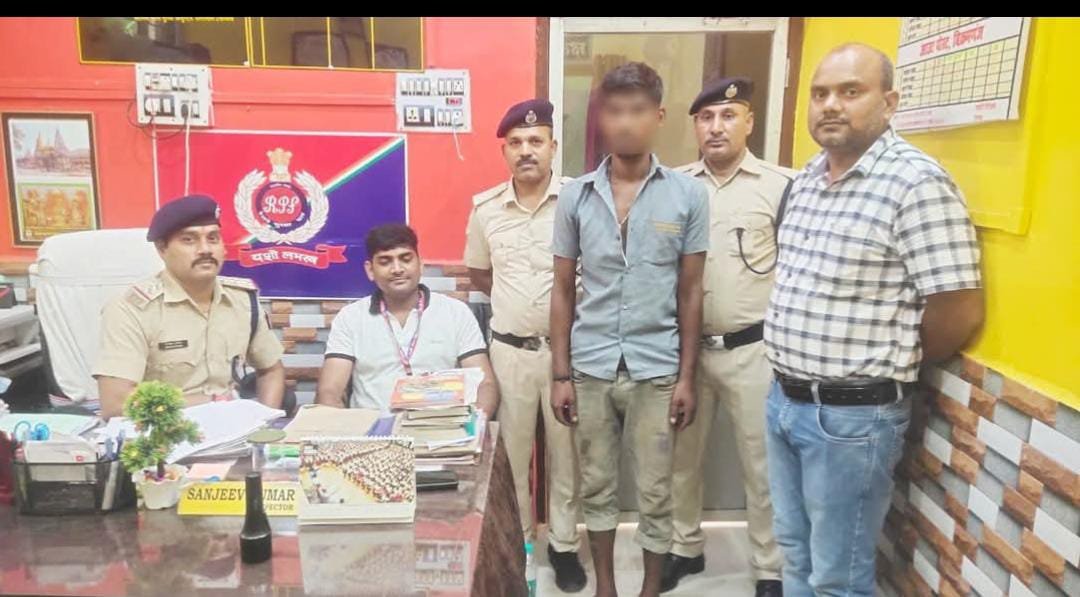 हिंदी समाचार |रेलवे का केबल काटकर चोरी करने...