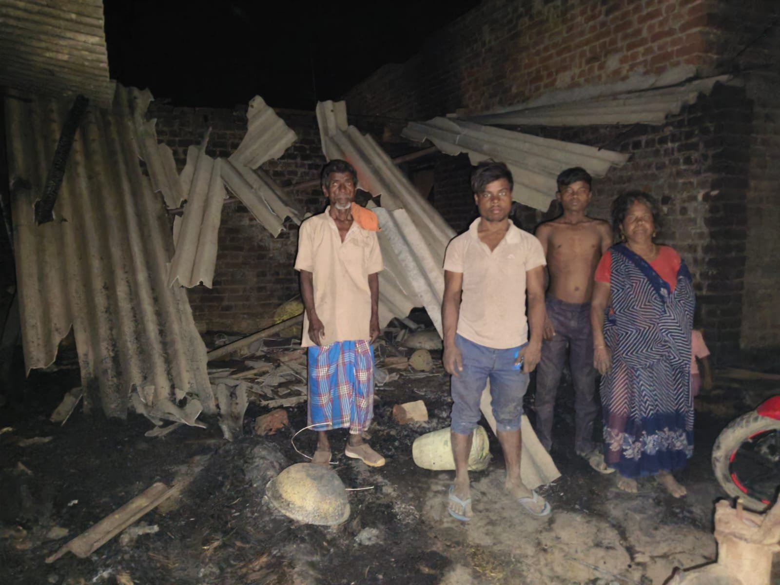 हिंदी समाचार | पराली की आग बनी कहर, गरीब का घर...