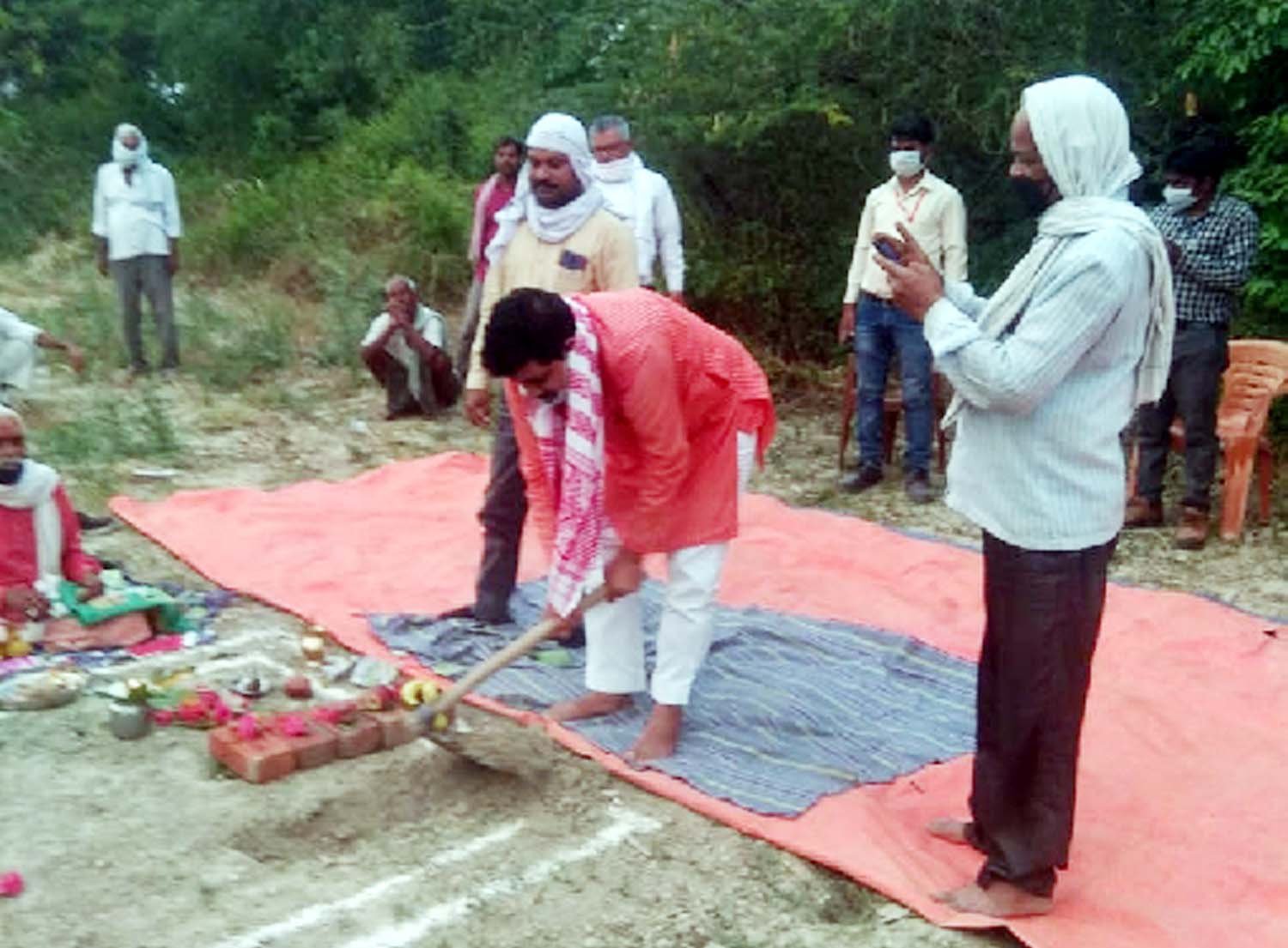 हिंदी समाचार |बदलापुर विधायक ने किया पंचायत...
