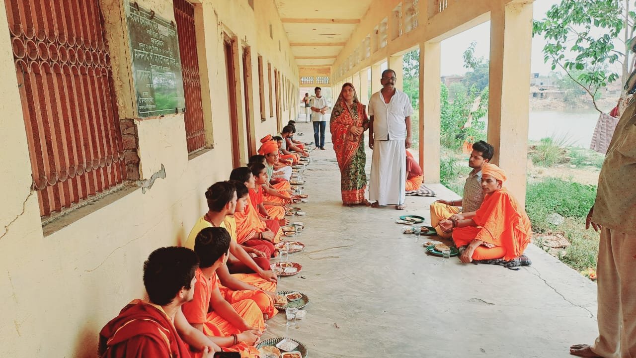 हिंदी समाचार |संस्कृत महाविद्यालय में...