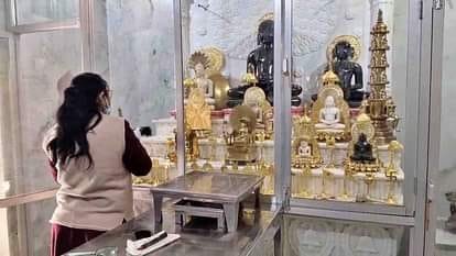 हिंदी समाचार |कुरियर कार्यालय से सोने की...