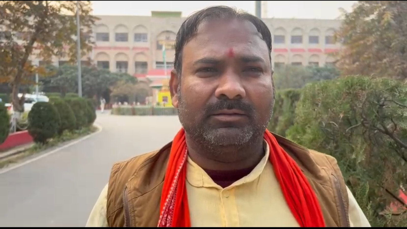 हिंदी समाचार |कैमूर जिलाधिकारी के स्टेनो पर...