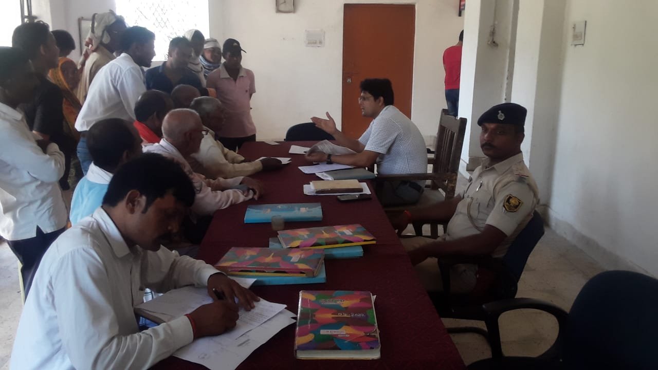 हिंदी समाचार |थाना परिसर में लगा जनता दरबार...