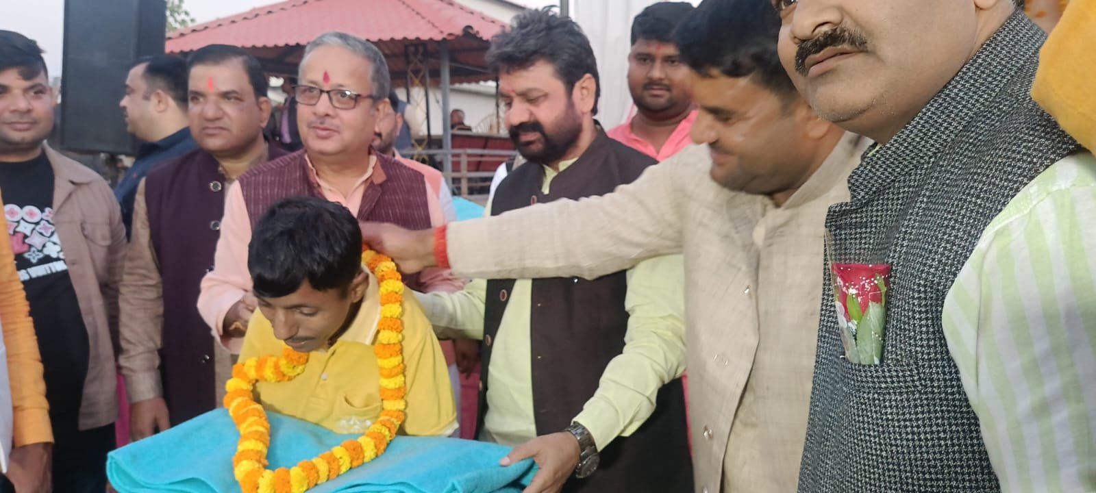 हिंदी समाचार |चंद्रभानपुर गांव में कंबल व...