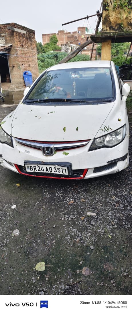 हिंदी समाचार |लग्जरी कार से 17 पेटी शराब...