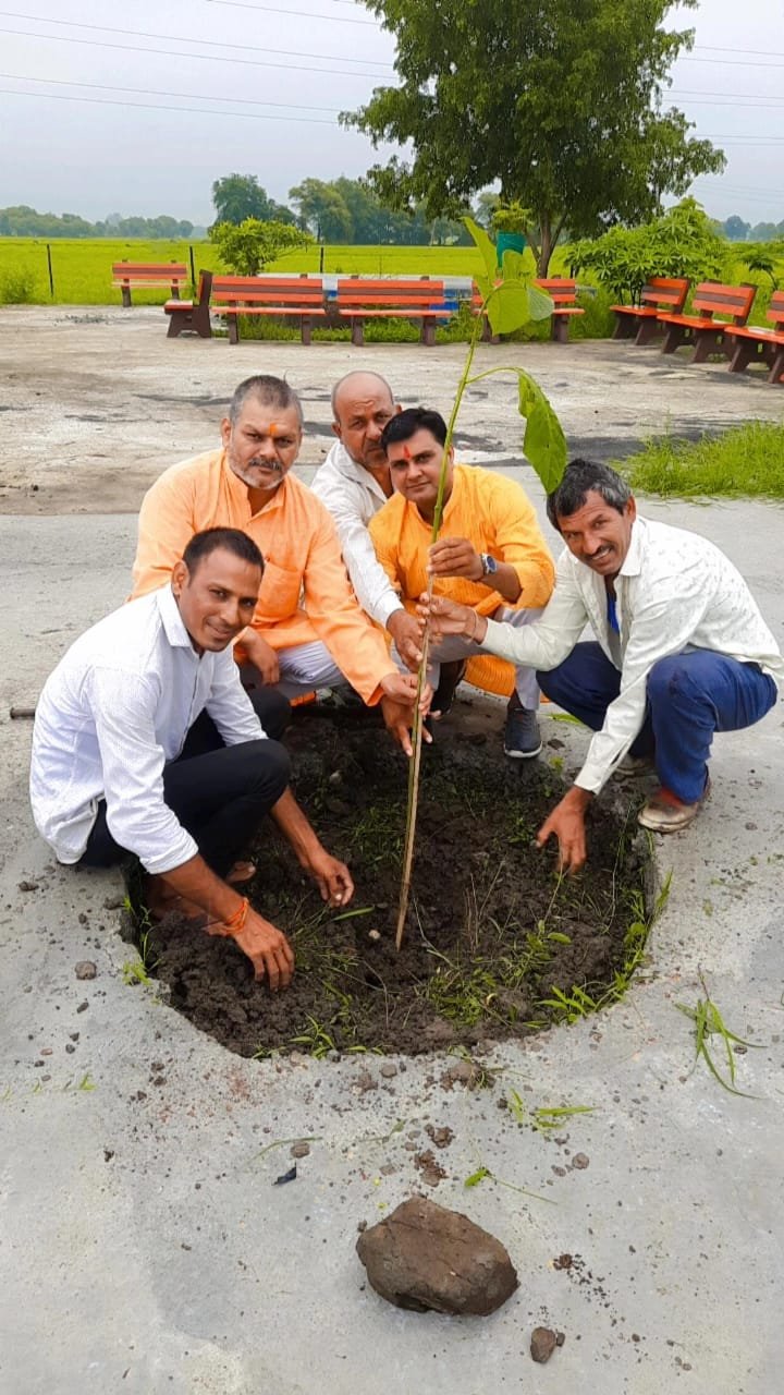 हिंदी समाचार |सरपंच व उपसरपंच ने किया...