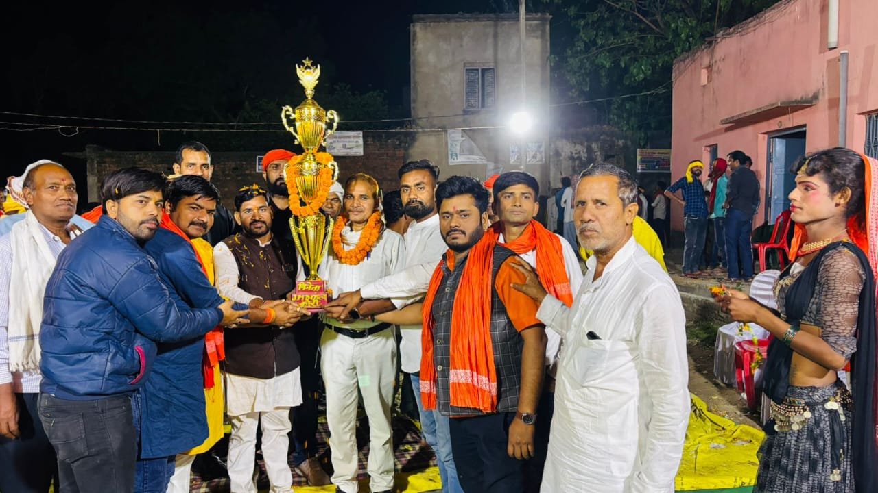 हिंदी समाचार |चैता में मुखिया ने विजेता को...