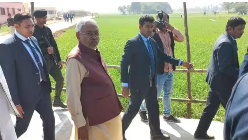 हिंदी समाचार |समाधान यात्रा पर कैमूर पहुंचे...