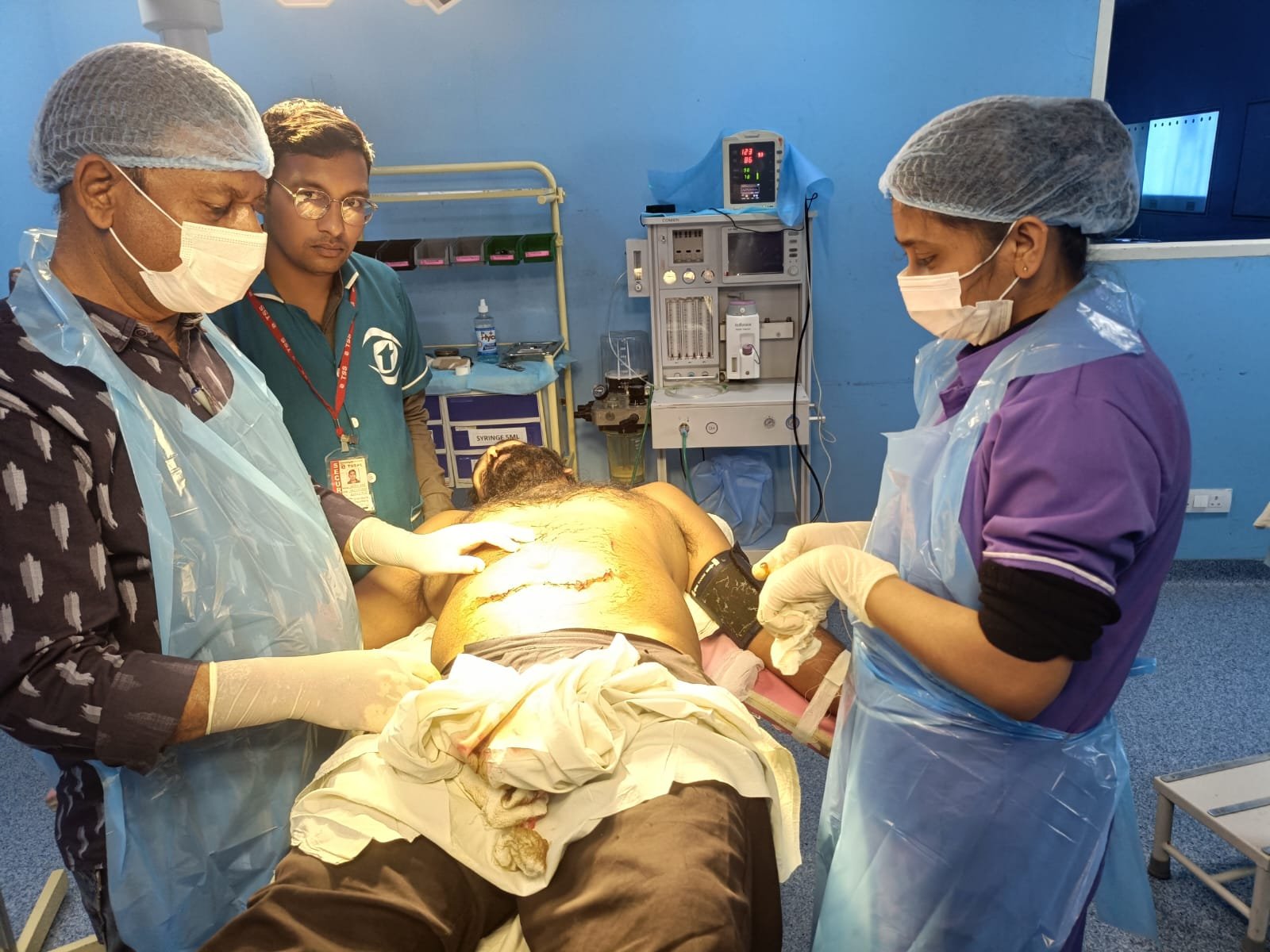 हिंदी समाचार |हार्वेस्टर मशीन से घायल...